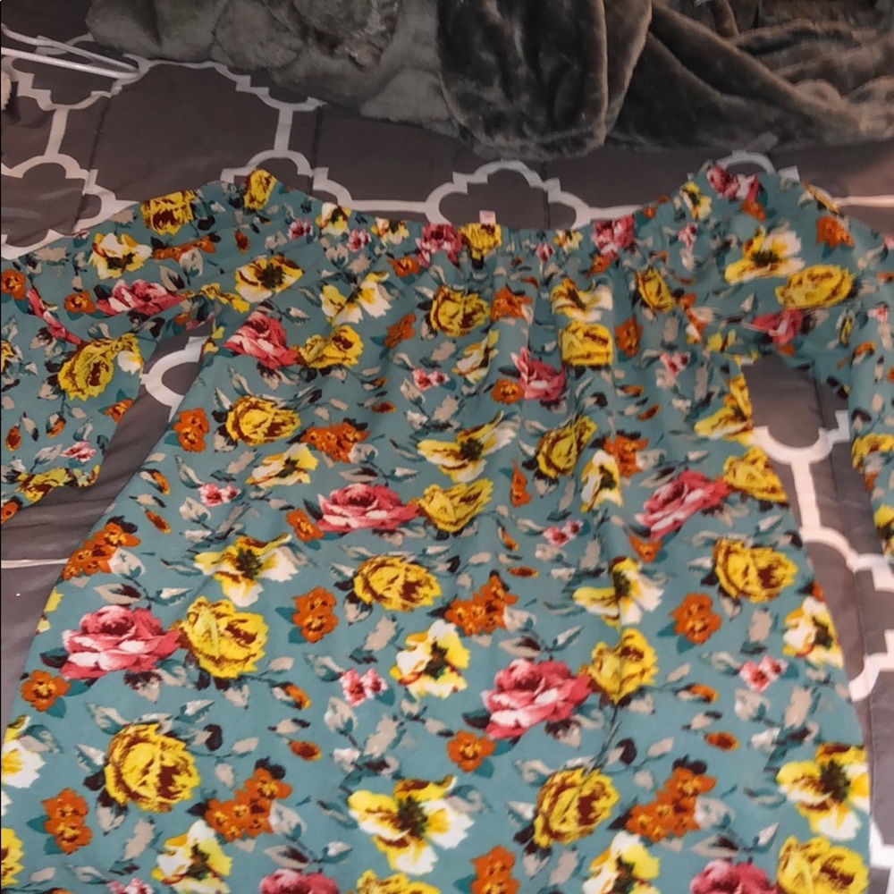 Xhilaration Floral dress w/ pockets